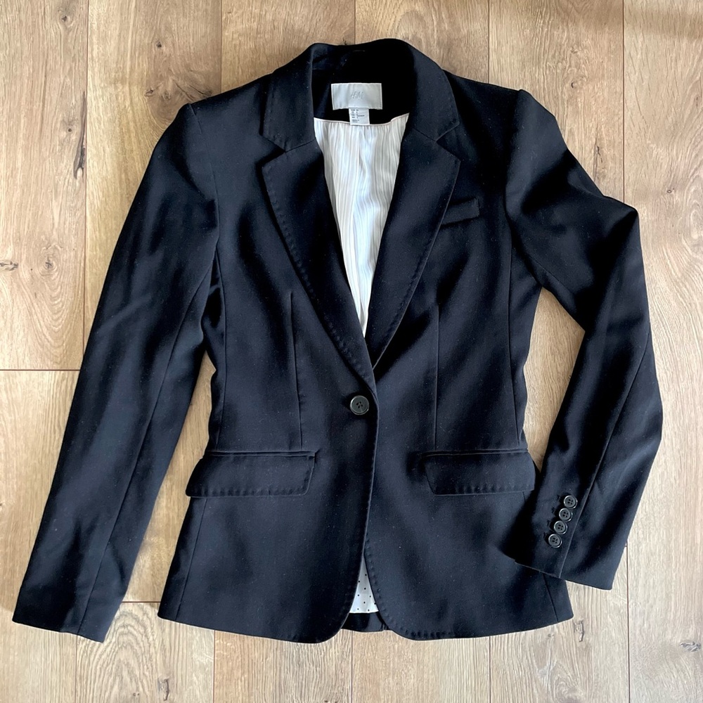H&M | Black blazer - women's size 4